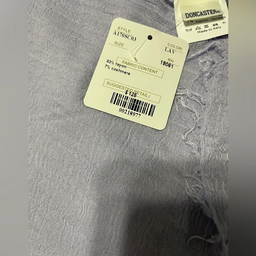 Doncaster Light Purple Scarf- New with Tags - Picture 4 of 5